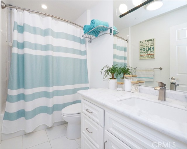 555 Esplanade, Redondo Beach, California 90277, 2 Bedrooms Bedrooms, ,2 BathroomsBathrooms,Residential,For Sale,Esplanade,SB24078859