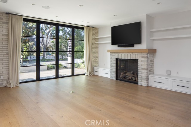 Detail Gallery Image 4 of 17 For 616 Acacia, Corona Del Mar,  CA 92625 - 3 Beds | 3/1 Baths