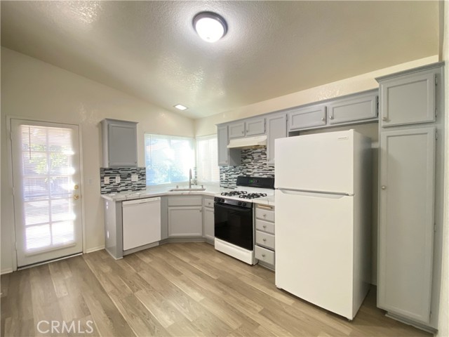 Detail Gallery Image 5 of 15 For 11053 Miners, Moreno Valley,  CA 92557 - 3 Beds | 2 Baths