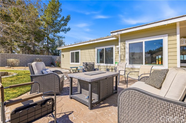 Detail Gallery Image 6 of 74 For 4241 W Avenue N3, Palmdale,  CA 93551 - 4 Beds | 4/2 Baths