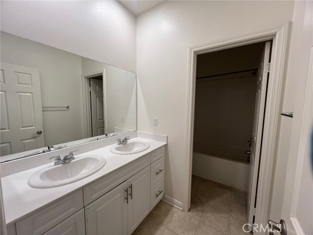 Detail Gallery Image 9 of 27 For 34650 Running Canyon Drive, Murrieta,  CA 92563 - 4 Beds | 2 Baths