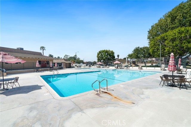 Detail Gallery Image 27 of 34 For 10900 San Leon Ave, Fountain Valley,  CA 92708 - 4 Beds | 2/1 Baths