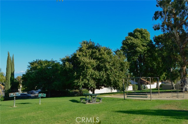 10060 Hillsborough Lane, Riverside CA: https://media.crmls.org/medias/a79c50d9-b2a8-49e8-8304-1cdf2cb25d37.jpg