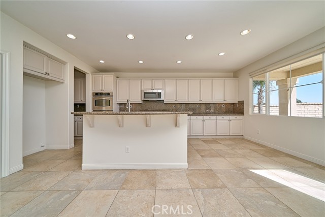 Detail Gallery Image 4 of 37 For 7 Volta Del Tintori St, Lake Elsinore,  CA 92532 - 5 Beds | 4/1 Baths