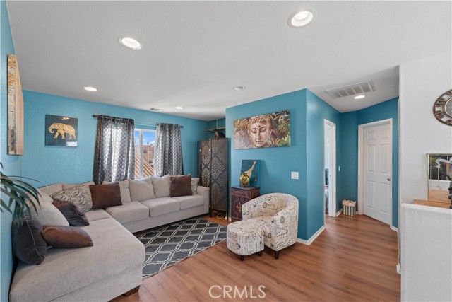 37032 Sabal Avenue, Palmdale CA: https://media.crmls.org/medias/a79f1ae2-a491-4500-88cc-bcdc627f7914.jpg