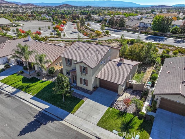 Detail Gallery Image 5 of 48 For 31637 Meadow Ln, Winchester,  CA 92596 - 5 Beds | 4 Baths