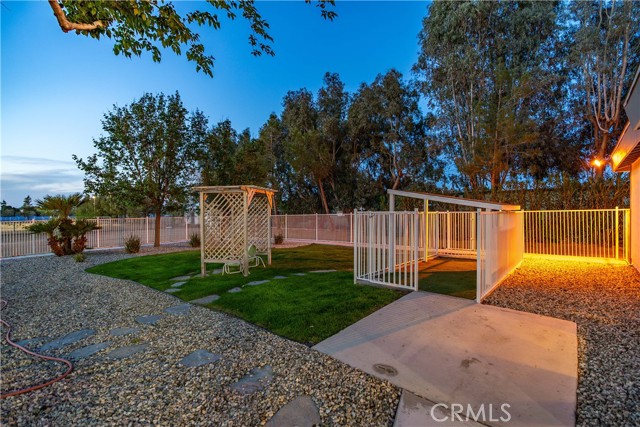 Detail Gallery Image 49 of 74 For 2755 W Avenue, Palmdale,  CA 93551 - 5 Beds | 3/1 Baths