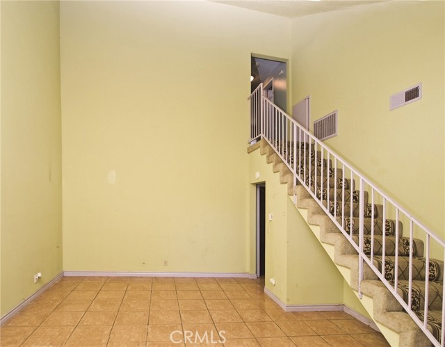 601 S Newhope Street, Santa Ana CA: https://media.crmls.org/medias/a79ffef3-3d9b-4a32-94e6-707acd12f8bc.jpg