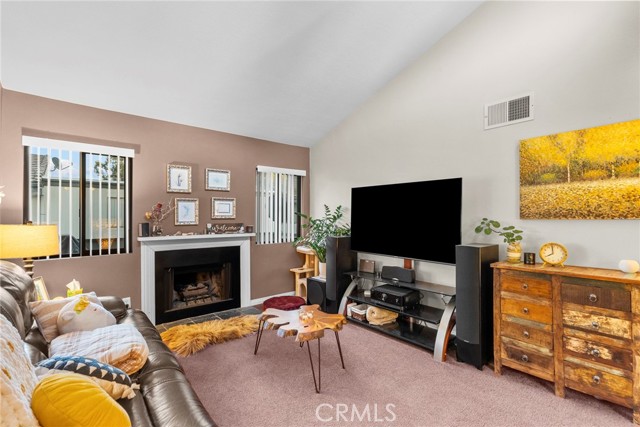Detail Gallery Image 15 of 28 For 6490 Twin Circle, Simi Valley,  CA 93063 - 2 Beds | 2 Baths
