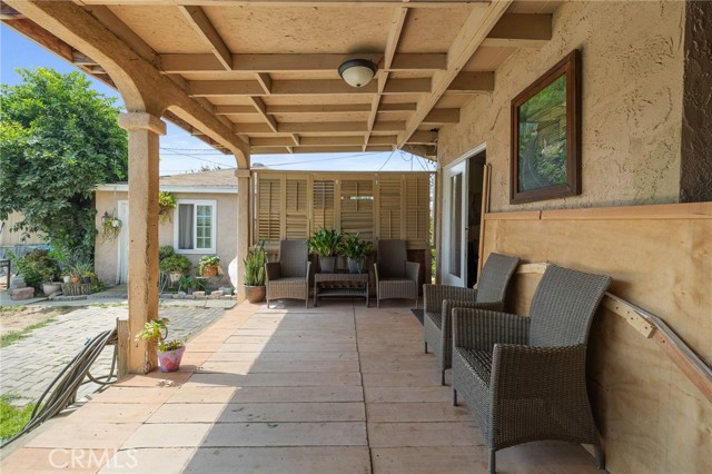 8054 Rhodes Avenue, North Hollywood CA: https://media.crmls.org/medias/a7a04bde-c767-4ba4-bb3d-33cd83b358d9.jpg