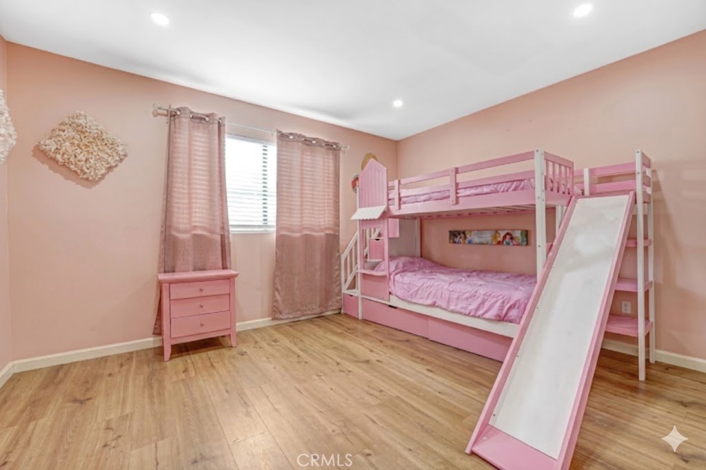 https://media.crmls.org/medias/a7a1d039-8573-44e9-a507-2f1dc1f4ef8b.jpg?preset=X-Large
