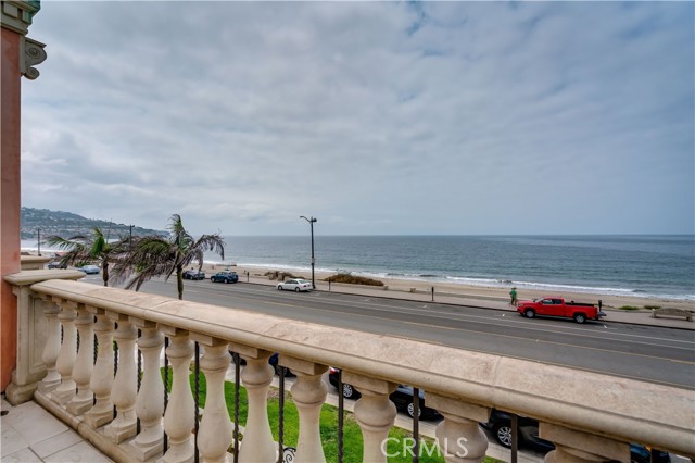 1724 Esplanade, Redondo Beach, California 90277, 3 Bedrooms Bedrooms, ,1 BathroomBathrooms,Residential,Sold,Esplanade,SB21185823