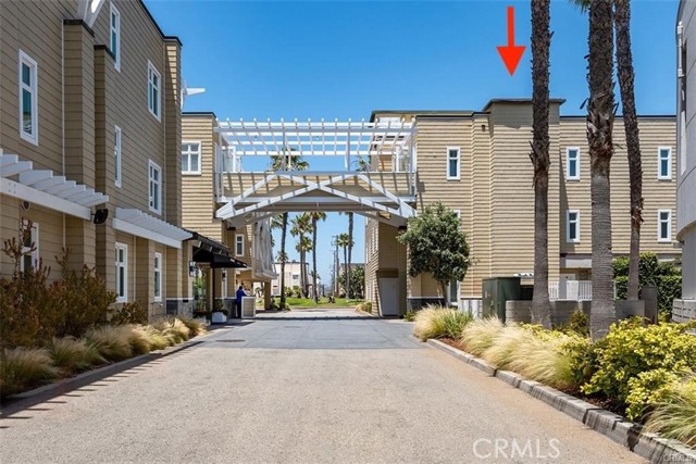1300 The Strand, Hermosa Beach CA: https://media.crmls.org/medias/a7a448ff-7e30-4b19-8530-140f4b988724.jpg