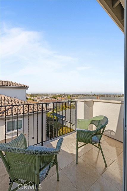 Detail Gallery Image 37 of 66 For 2606 Voorhees Ave #B,  Redondo Beach,  CA 90278 - 3 Beds | 3/1 Baths