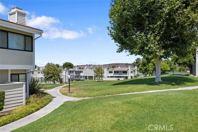 Detail Gallery Image 1 of 24 For 27070 Hidaway Ave #5,  Canyon Country,  CA 91351 - 2 Beds | 1/1 Baths