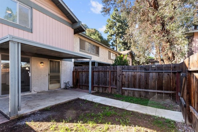 Image 2 of 18 For 4861 Jackson  D