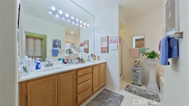 Detail Gallery Image 38 of 46 For 27903 Baneberry #10,  Valencia,  CA 91354 - 3 Beds | 3 Baths