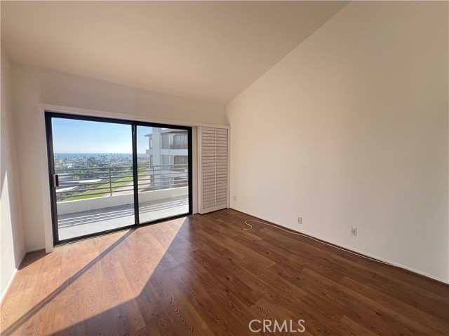 270 Cagney Lane, Newport Beach CA: https://media.crmls.org/medias/a7a6c207-0b0d-452a-83de-d5cc2d813506.jpg