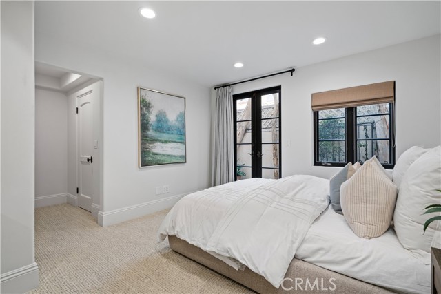 Detail Gallery Image 37 of 66 For 110 via Trieste, Newport Beach,  CA 92663 - 5 Beds | 5/1 Baths