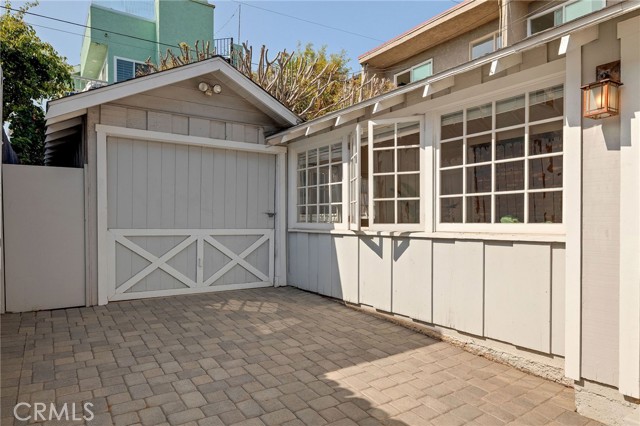 Image 32 of 37 For 525 Manhattan Beach Blvd