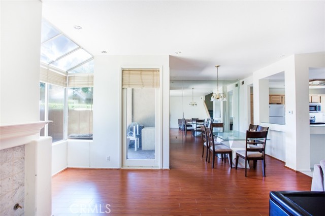 72 Vassar Aisle, Irvine CA: https://media.crmls.org/medias/a7a87808-f2ec-40b9-bc36-613e2cec0e80.jpg