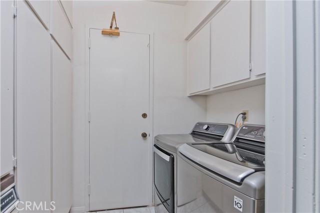 Detail Gallery Image 10 of 26 For 5340 Yarmouth #205,  Encino,  CA 91316 - 2 Beds | 2 Baths