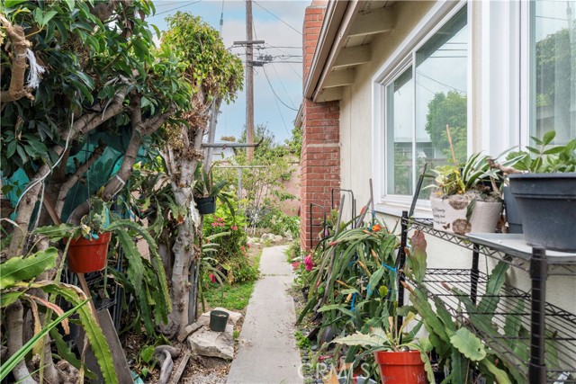 Detail Gallery Image 20 of 24 For 16928 S Raymond Pl, Gardena,  CA 90247 - 3 Beds | 2 Baths