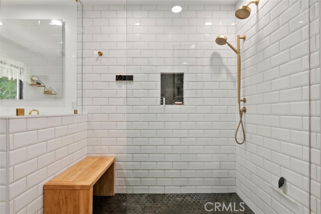 20451 Bermuda Street, Chatsworth CA: https://media.crmls.org/medias/a7a93e8f-a587-4a28-a7a4-7a3560cfb890.jpg