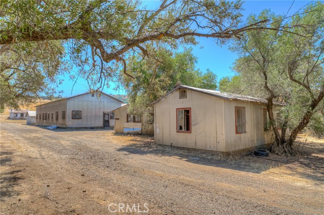 16 Rocky Drive, Oroville CA: https://media.crmls.org/medias/a7a9d39c-f8c3-473e-bcfd-874c44278c3f.jpg