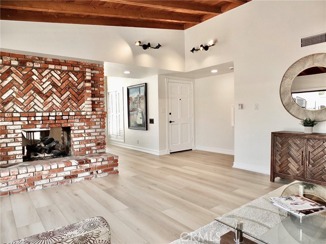 Detail Gallery Image 6 of 46 For 6531 E Espanita St, Long Beach,  CA 90815 - 3 Beds | 2 Baths