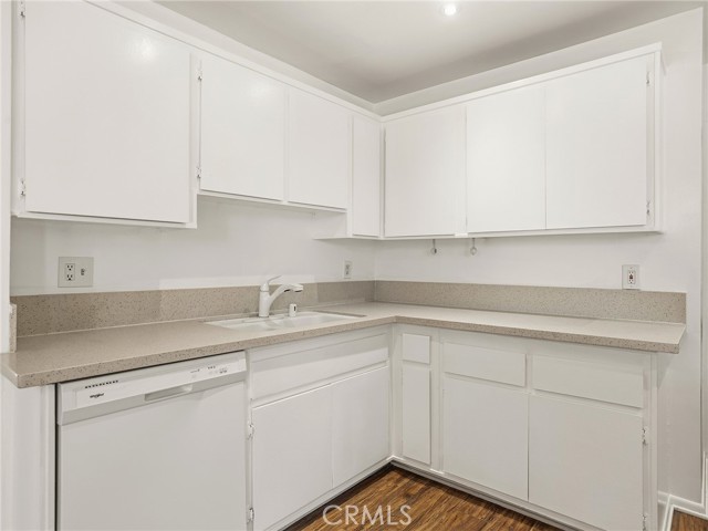5875 Doverwood Drive, 103 photo 11