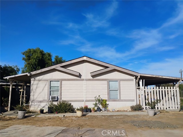 Detail Gallery Image 1 of 8 For 20730 Oleander Ave, Perris,  CA 92570 - 3 Beds | 2 Baths