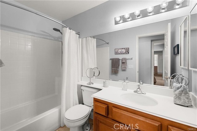26947 Cape Cod Drive, Valencia CA: https://media.crmls.org/medias/a7aa7f64-92ec-40d8-9c77-fdc34d515cac.jpg