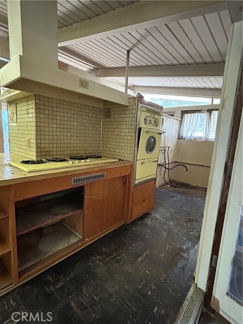 Detail Gallery Image 2 of 23 For 7147 E Lanai St, Long Beach,  CA 90808 - 3 Beds | 2 Baths