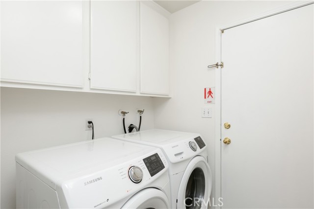 43 Declaration Place, Irvine CA: https://media.crmls.org/medias/a7ab80f9-a622-4ec4-82d5-c0e5be2d6138.jpg
