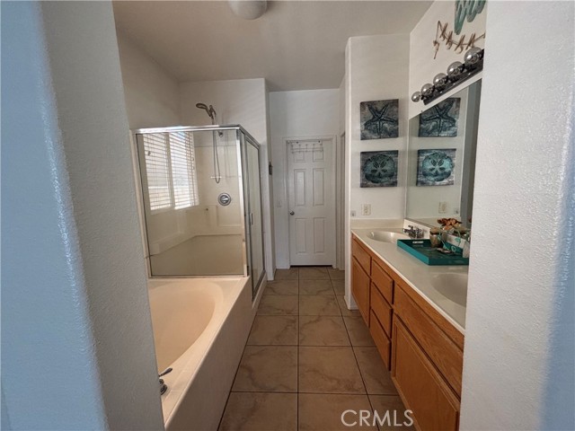 Detail Gallery Image 13 of 18 For 1800 Windermere Dr, Lancaster,  CA 93534 - 3 Beds | 2 Baths