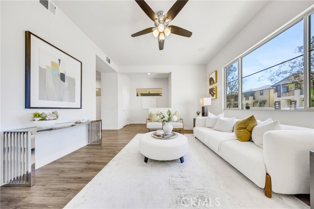 Detail Gallery Image 7 of 49 For 104 Interval, Irvine,  CA 92618 - 3 Beds | 2/1 Baths