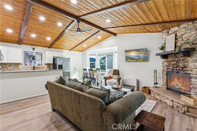 Detail Gallery Image 5 of 27 For 937 E Fairway, Big Bear City,  CA 92314 - 2 Beds | 1 Baths