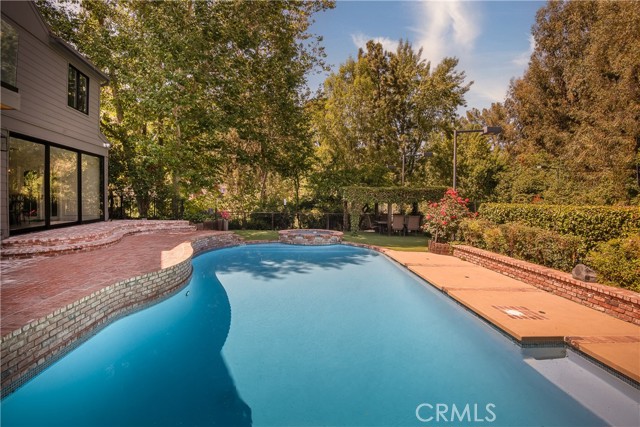 Detail Gallery Image 9 of 55 For 4851 Corbin Ave, Tarzana,  CA 91356 - 6 Beds | 6 Baths