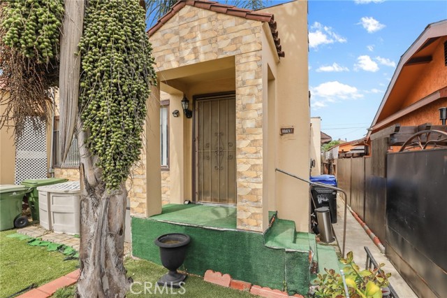 Detail Gallery Image 3 of 27 For 1159 W 54th St, Los Angeles,  CA 90037 - – Beds | – Baths