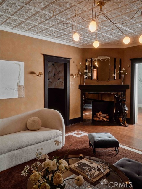 Detail Gallery Image 2 of 14 For 7148 Marshfield, Los Angeles,  CA 90046 - 2 Beds | 1 Baths