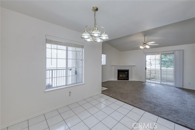 1542 E Alluvial Avenue, Fresno CA: https://media.crmls.org/medias/a7adcb5e-cd61-4cc6-b46f-4890a364b8c1.jpg