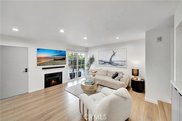 Detail Gallery Image 7 of 42 For 14727 Magnolia Bld #126,  Sherman Oaks,  CA 91403 - 2 Beds | 2/1 Baths