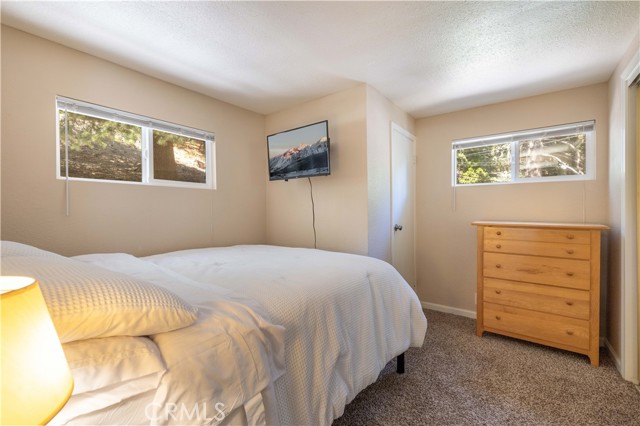 Detail Gallery Image 15 of 37 For 860 E Victoria Ct, Lake Arrowhead,  CA 92352 - 2 Beds | 1/1 Baths