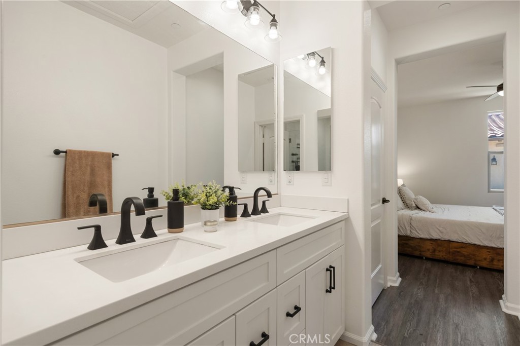 MLS #OC25230097 image #20