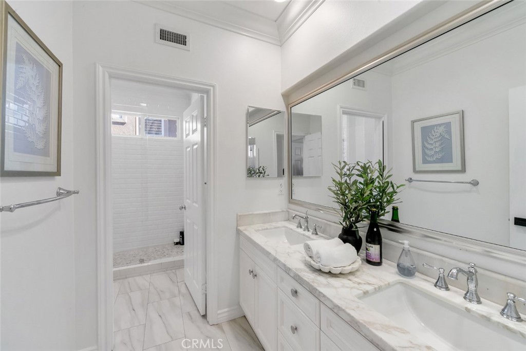 MLS #OC25237123 image #38