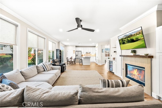 42016 Delmonte Street, Temecula CA: https://media.crmls.org/medias/a7b0a9b7-629b-4d4b-94dd-29ff96e360c4.jpg