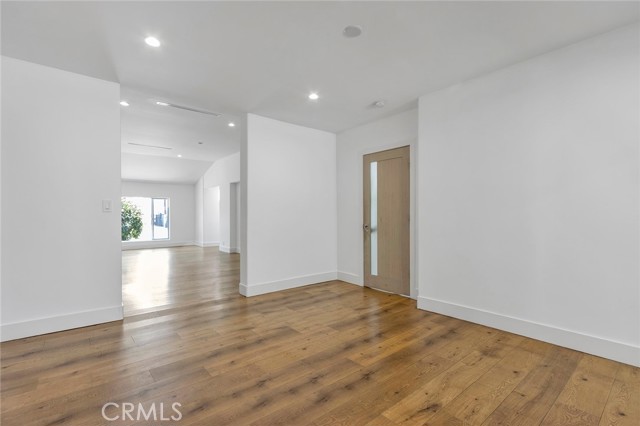6015 Laurelgrove Avenue, North Hollywood CA: https://media.crmls.org/medias/a7b0c87b-1f95-4dda-9fed-a5efc0089dba.jpg