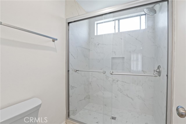 Detail Gallery Image 15 of 16 For 14970 Victory Bld #202,  Van Nuys,  CA 91411 - 2 Beds | 2 Baths