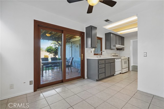 Detail Gallery Image 7 of 23 For 8545 Tujunga Valley, Sunland,  CA 91040 - 3 Beds | 3 Baths